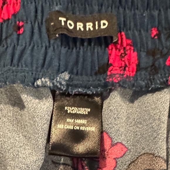 Torrid Navy Pants with Fuchsia Floral Pattern - Picture 3 of 4